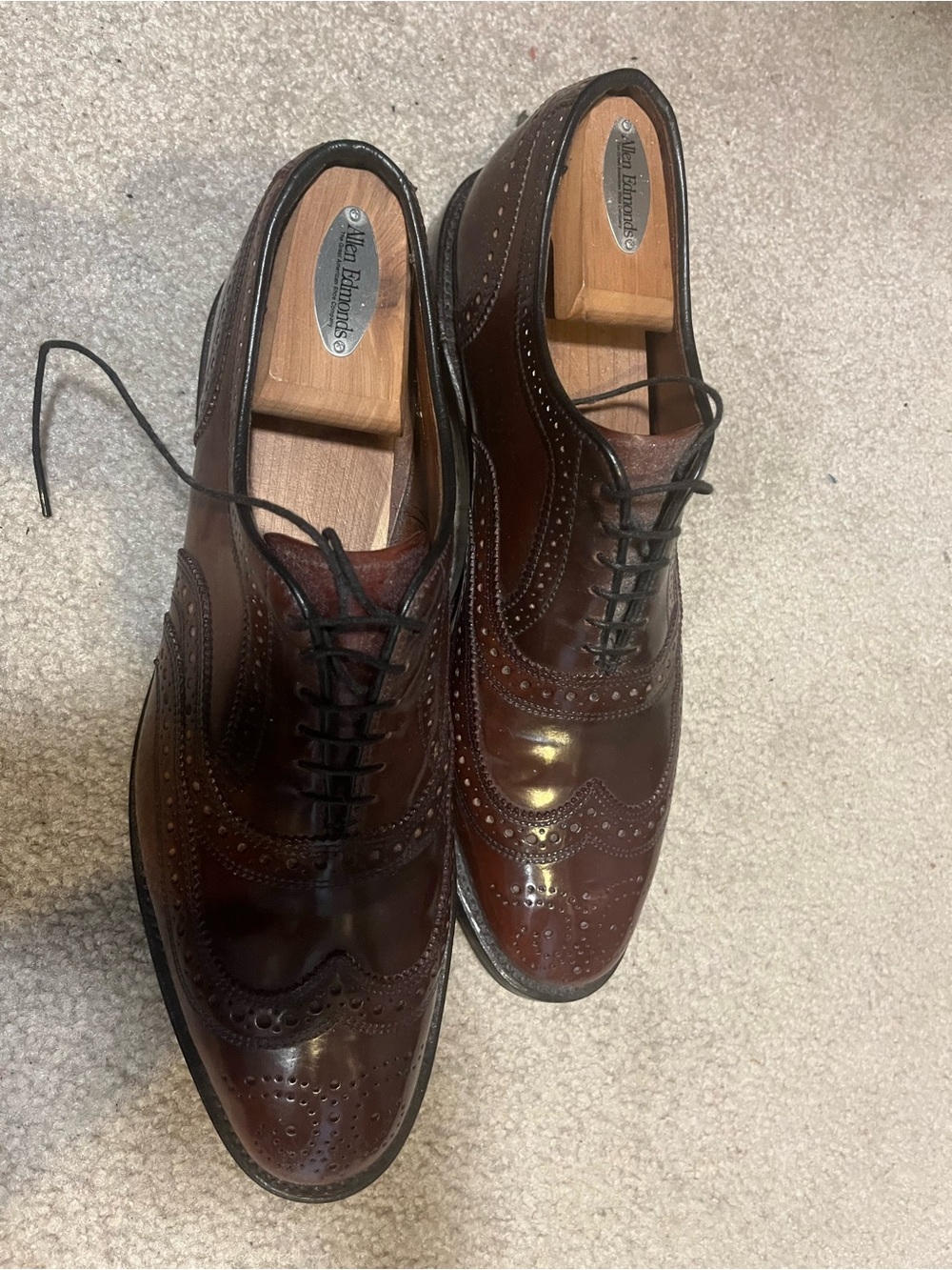 Shell Cordovan Allen Edmonds Men's brown Wingtip Derby - Picture 2 of 7